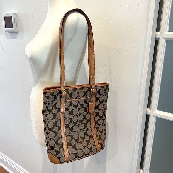Coach signature canvas and leather city tote shoulder bucket bag - Picture 1 of 12